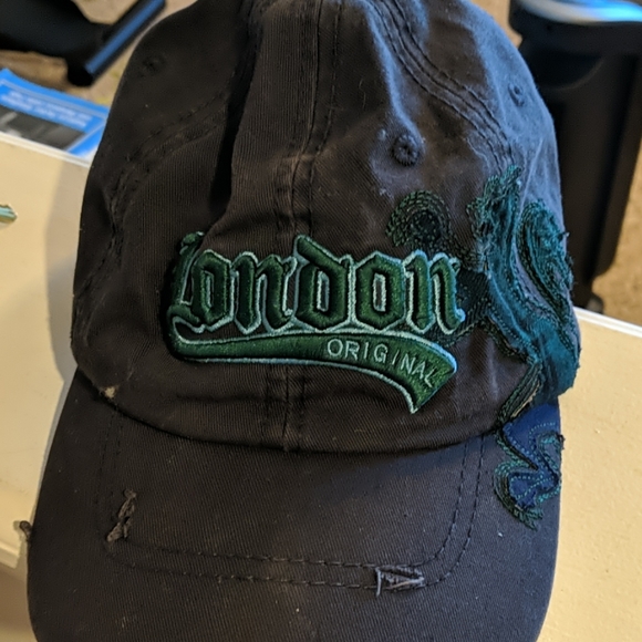 London hat (Like New) - Picture 1 of 11